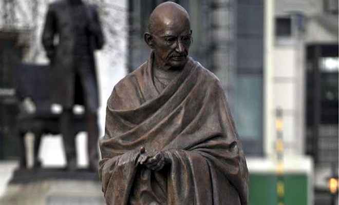 गांधी प्रतिमा हटाये जाने से खफा कांग्रेस सेवादल का धरना दूसरे दिन भी जारी