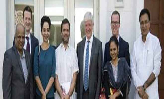 बीबीसी के महानिदेशक टॉनी हॉल ने की राहुल गांधी से मुलाकात