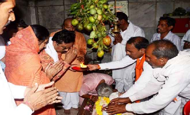 शिक्षा मंत्री ने सिंगाजी की समाधि पर चढ़ाया निशान, प्रदेश की समृद्धि की कामना