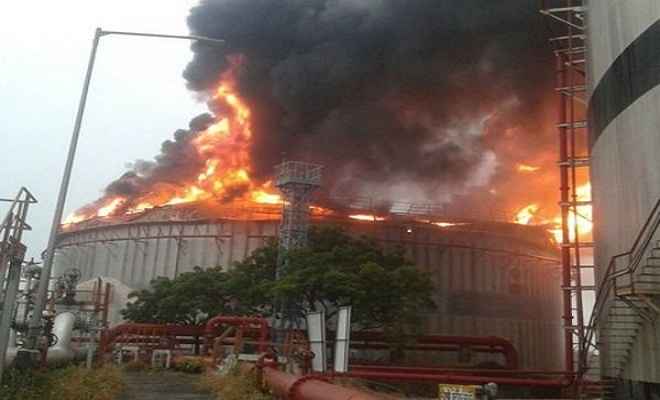 जवाहर द्वीप पर डीजल की टंकी में लगी आग,बुझाने का प्रयास जारी