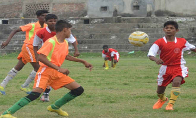 राज्यस्तरीय अंतर जिला अंडर-14 फुटबॉल टूर्नामेंट का आगाज, पहले मुकाबले में रोहतास ने नालंदा को हराया