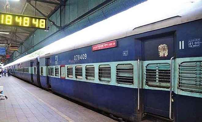यात्रियों की सुविधा के लिए दीपावली पर चलेंगी कई स्पेशल ट्रेनें