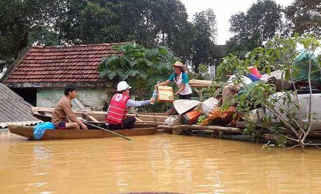वियतनाम में बाढ़ से अब तक 37 मरे
