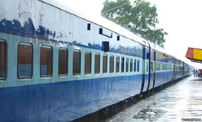रेलवे दीपावली पर अतिरिक्त ट्रेनों का संचालन सीमित शहरों तक ही करेगा