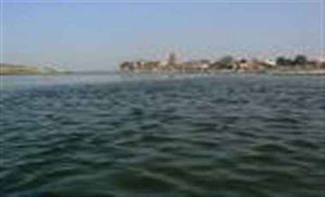 पानापुर में नाव पलटने से 12 लोग डूबे, छह लापता