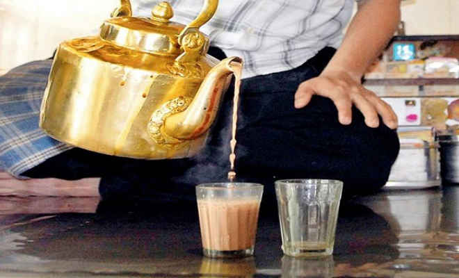 कुंडवाचैनपुर में विषाक्त चाय पीने से एक ही परिवार के तीन लोगों की मौत
