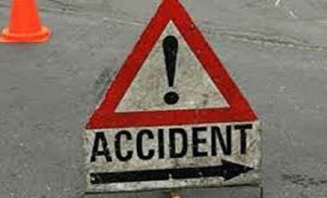सड़क दुर्घटना में एक की मौत, छह घायल