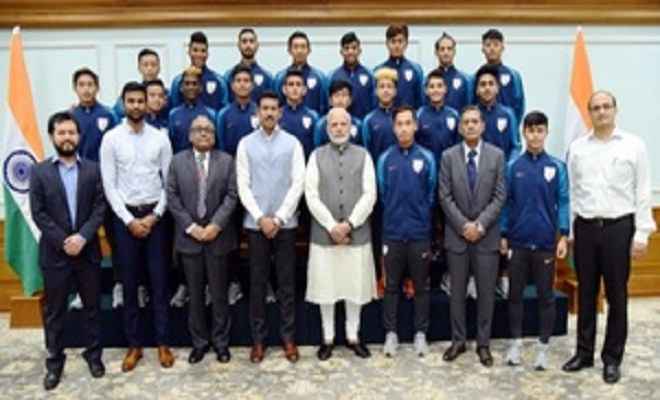 प्रधानमंत्री ने भारतीय अंडर-17 फुटबॉल टीम के खिलाड़ियों से की मुलाकात