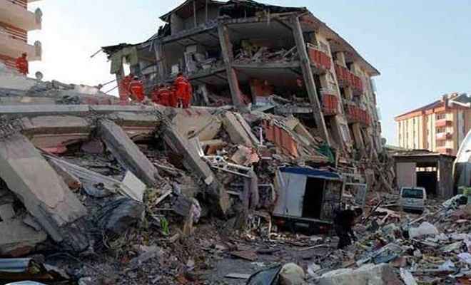 ईरान में भूकंप, 207 लोग मरे, 1700 घायल