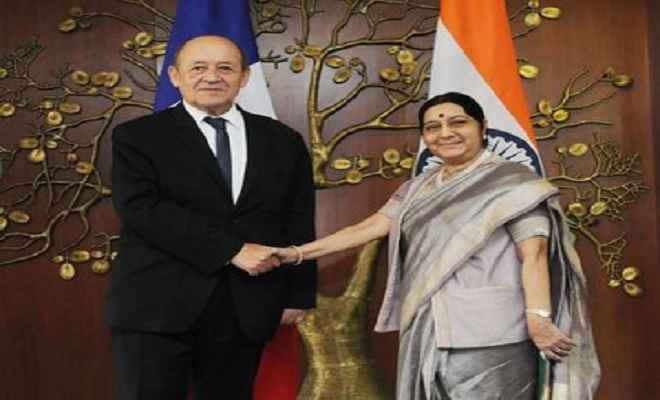 भारत यात्रा पर फ्रांस के विदेश मंत्री, सुषमा स्वराज से की मुलाकात