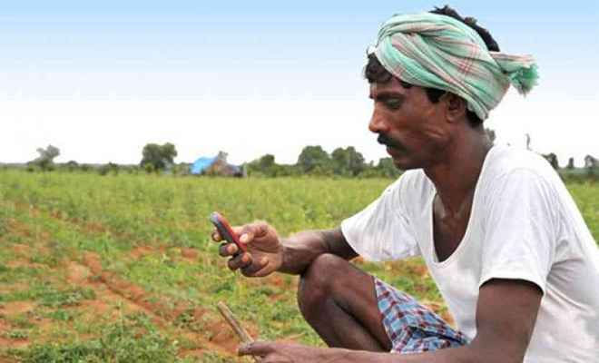 किसानों को मोबाइल पर मिल रही है खेती की जानकारी