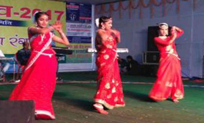 दो दिनी मोतिहारी महोत्सव का रंगारंग आगाज, जिले की प्रतिभाओं को मिला मंच