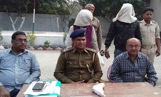 मोतिहारी के पहाड़पुर में दो गिरफ्तार, पुलिस ने कहा- देसी पिस्तौल के साथ बना रहे थे क्राइम की योजना
