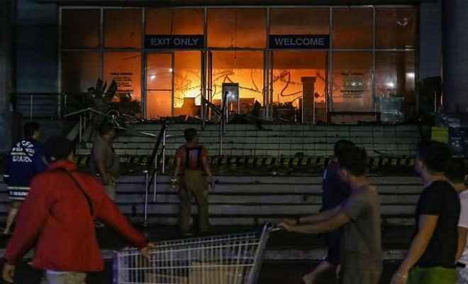 फिलीपींस के मॉल में लगी आग, 37 लोगों के मरने की आशंका