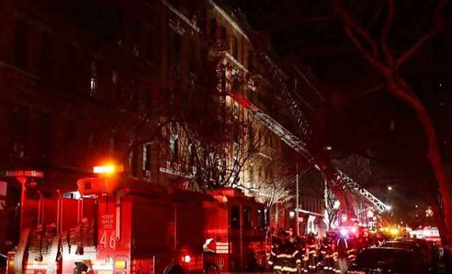 न्यूयॉर्क के अपार्टमेंट में लगी आग, 12 मरे