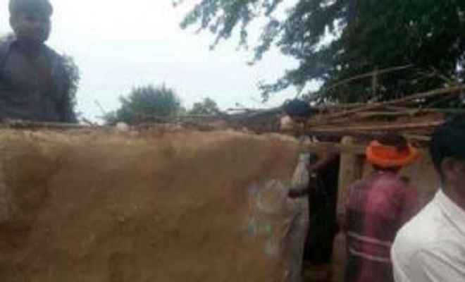 बिहार में मिट्टी धंसने से 4 की मौत