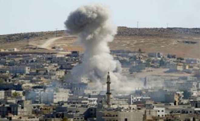सीरिया के रक्का में हवाई हमलों में 15 की मौत