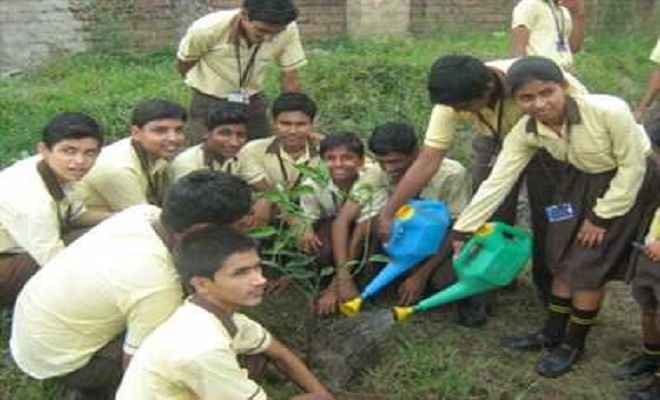 पृथ्वी दिवस पर बच्चों ने पर्यावरण रक्षा का लिया संकल्प
