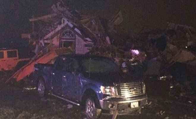 टेक्सस में तूफान, 13 लोग मरे, कई घायल