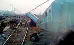 बिहार रेल हादसा: मालगाड़ी से कटकर आठ की मौत, छह घायल