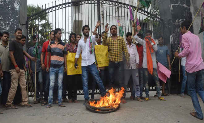 इंटर परीक्षा परिणाम में धांधली के खिलाफ सड़क पर उतरे जाप कार्यकर्ता, विवि व कॉलेज बंदी
