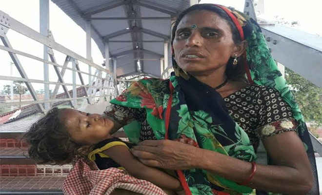 शेखपुरा स्टेशन पर भीड़ में दबकर सात माह के बच्चे की मौत