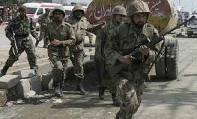 पाकिस्तानी सुरक्षा बलों ने दो आतंकियों को मार गिराया