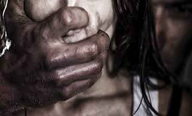 कुंडवाचैनपुर में दुष्कर्म का किया विरोध तो पति पर फायरिंग, मारपीट