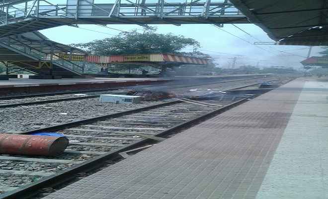 बिहारशरीफ रेलवे स्टेशन पर आगजनी, महिला यात्री की मौत