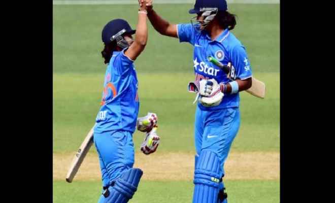 महिला विश्वकप : भारत ने इंग्लैंड के सामने रखा 282 रनों का लक्ष्य