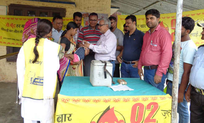 पीएचसी प्रभारी ने खुराक पिला किया पांच दिनी पल्स पोलियो अभियान का शुभारंभ