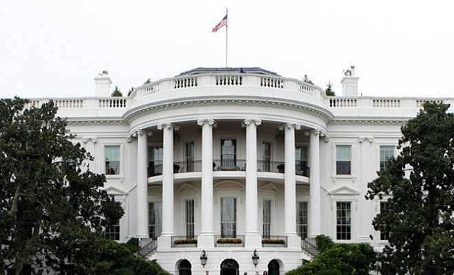 व्हाइट हाउस के प्रेस सचिव सीन स्पाइसर ने दिया इस्तीफा