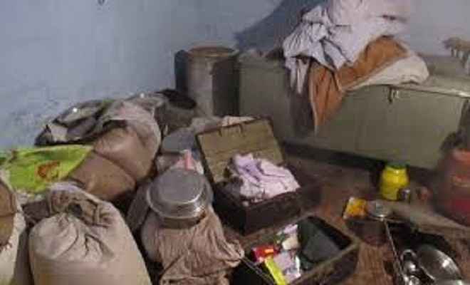 चोरों ने मचाया उत्पात, दो घरों से की लाखों रुपये के गहनों व नकदी की चोरी