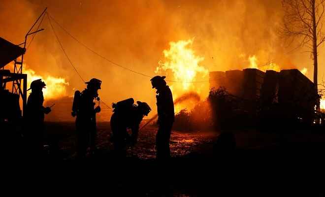 फ्रांस के जंगलों में भीषण आग, 10,000 लोग विस्थापित