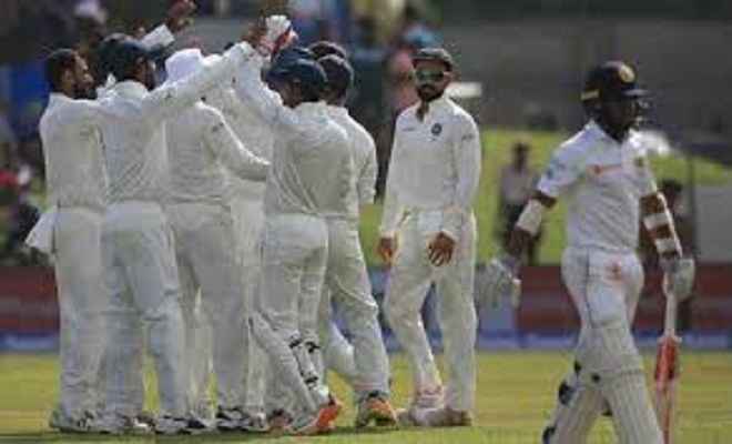दिलरूवान परेरा का संघर्ष जारी, लंच तक श्रीलंका के 8 विकेट गिरे