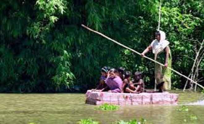 कांग्रेस ने केंद्र पर बाढ़ प्रभावित इलाकों में राहत न देने का आरोप लगाया