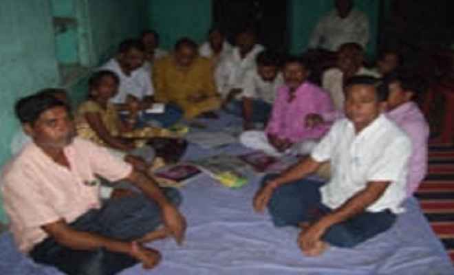 राजद कार्यकर्ताओं ने 27 अगस्त की रैली को सफल बनाने के लिए किया बैठक
