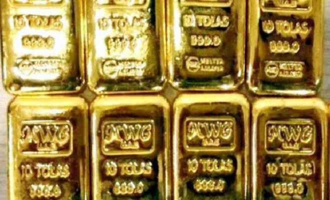 मुंबई एयरपोर्ट पर एक करोड़ का सोना बरामद