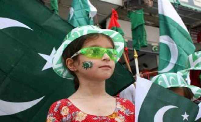 पाकिस्तान मना रहा 71 वां स्वतंत्रता दिवस