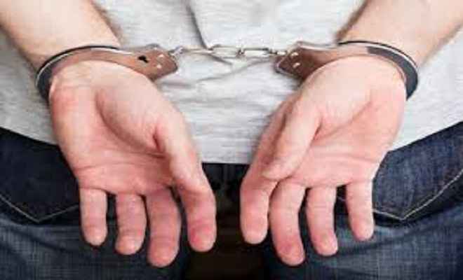 मुठभेड़ में शातिर अपराधी गिरफ्तार, तीन फरार