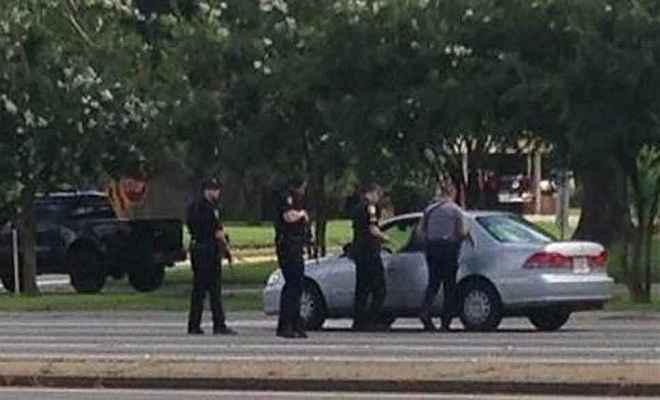फ्लोरिडा में गोलीबारी, पुलिसकर्मी की मौत, दो घायल
