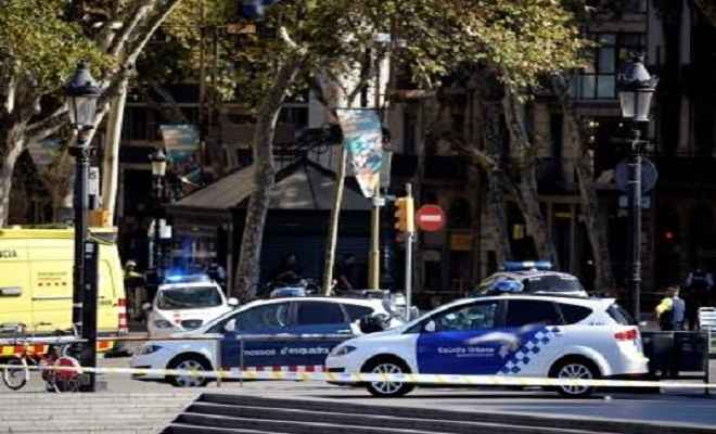 स्पेन आतंकी हमलावरों के पास से 120 गैसों के कैन्टेनर मिले