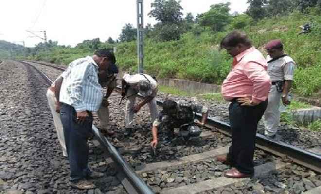 रेल दुर्घटना टली, पटरी से पांच जिलेटिन बरामद