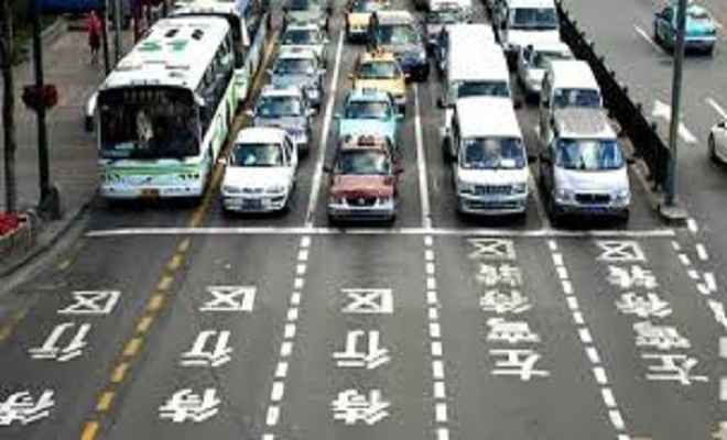 चीन की पेट्रोल, डीजल कारों को प्रतिबंधित करने की योजना