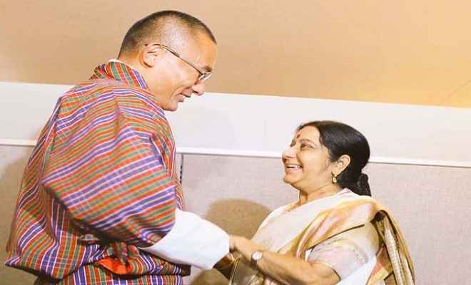 सुषमा स्वराज ने की भूटान के प्रधानमंत्री से मुलाकात
