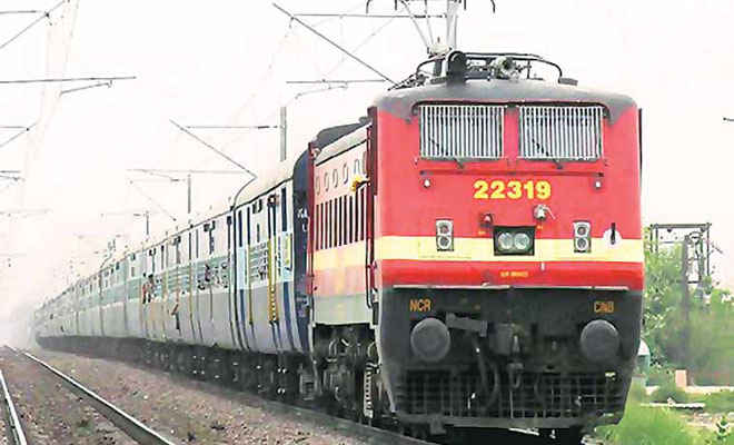 त्योहारों के मौसम में रेलवे का तोहफा, बिहार से चलेंगी 17 पूजा स्पेशल ट्रेनें