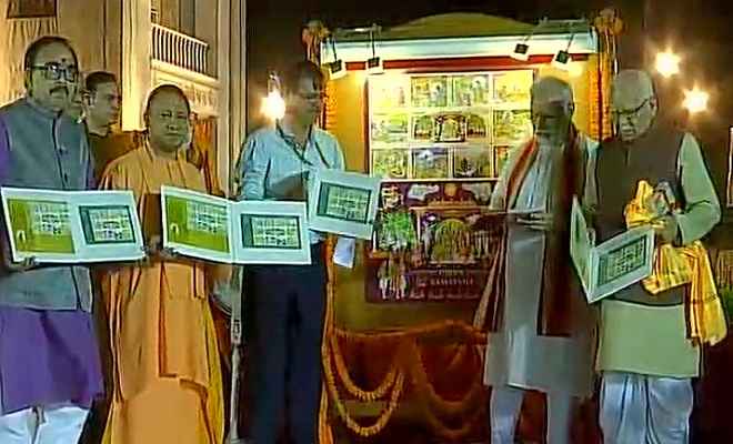 प्रधानमंत्री ने मानस मंदिर में दर्शन पूजन कर रामायण पर आधारित डाक टिकट जारी किया