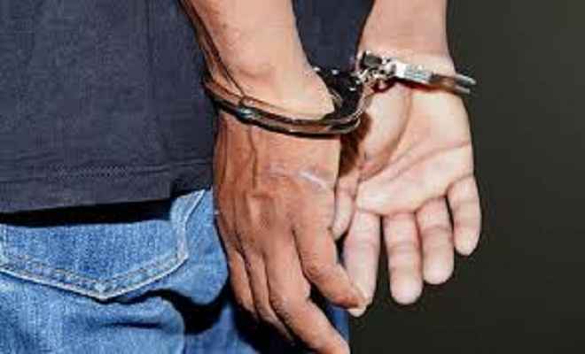 80 लीटर शराब के साथ पुलिस ने सात कारोबारियों को किया गिरफ्तार
