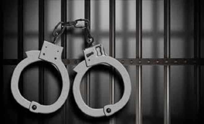 2,250 करोड़ रुपए के भ्रष्टाचार मामले में फरार पूर्व आईएएस अधिकारी गिरफ्तार