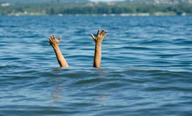 दहाणू में 40 छात्र समुद्र में डूबे, 25 बचाए गए, 4 की मौत
